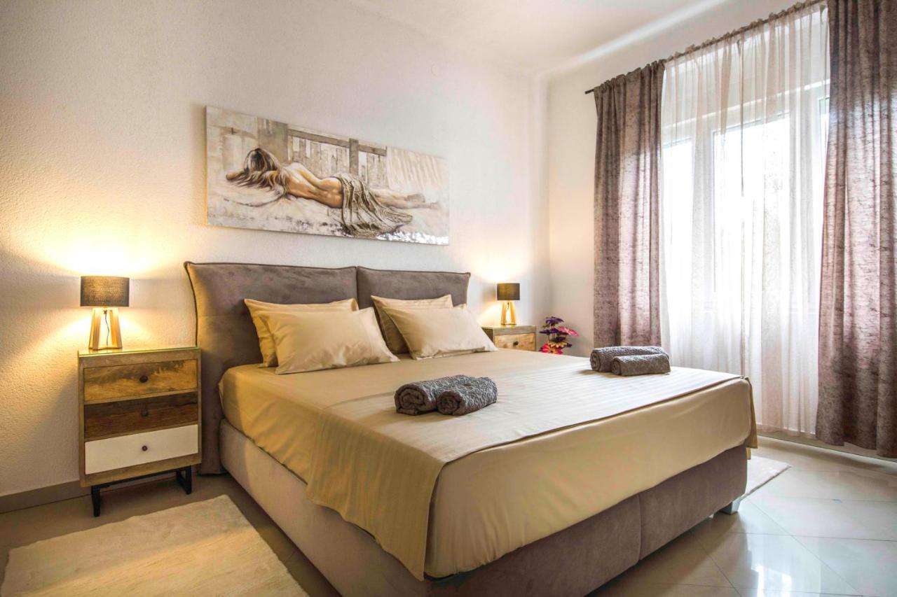Apartment Alice Central Luxe Split Exterior foto